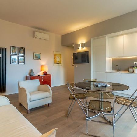Casa Brigitte Comfort, Vista E Parcheggio Дзоали Екстериор снимка